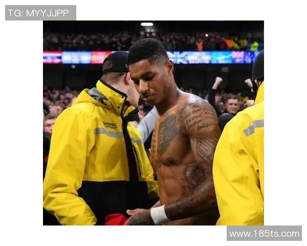 足球明星腹肌纹身图案女性专属设计与灵感分享